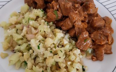 Receita de Picadinho com arroz de couve-flor